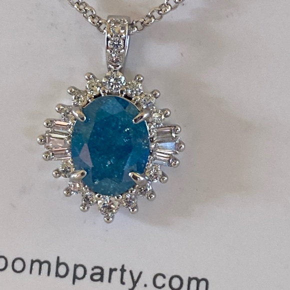 Brand new in box London blue sapphire necklace - Picture 2 of 2